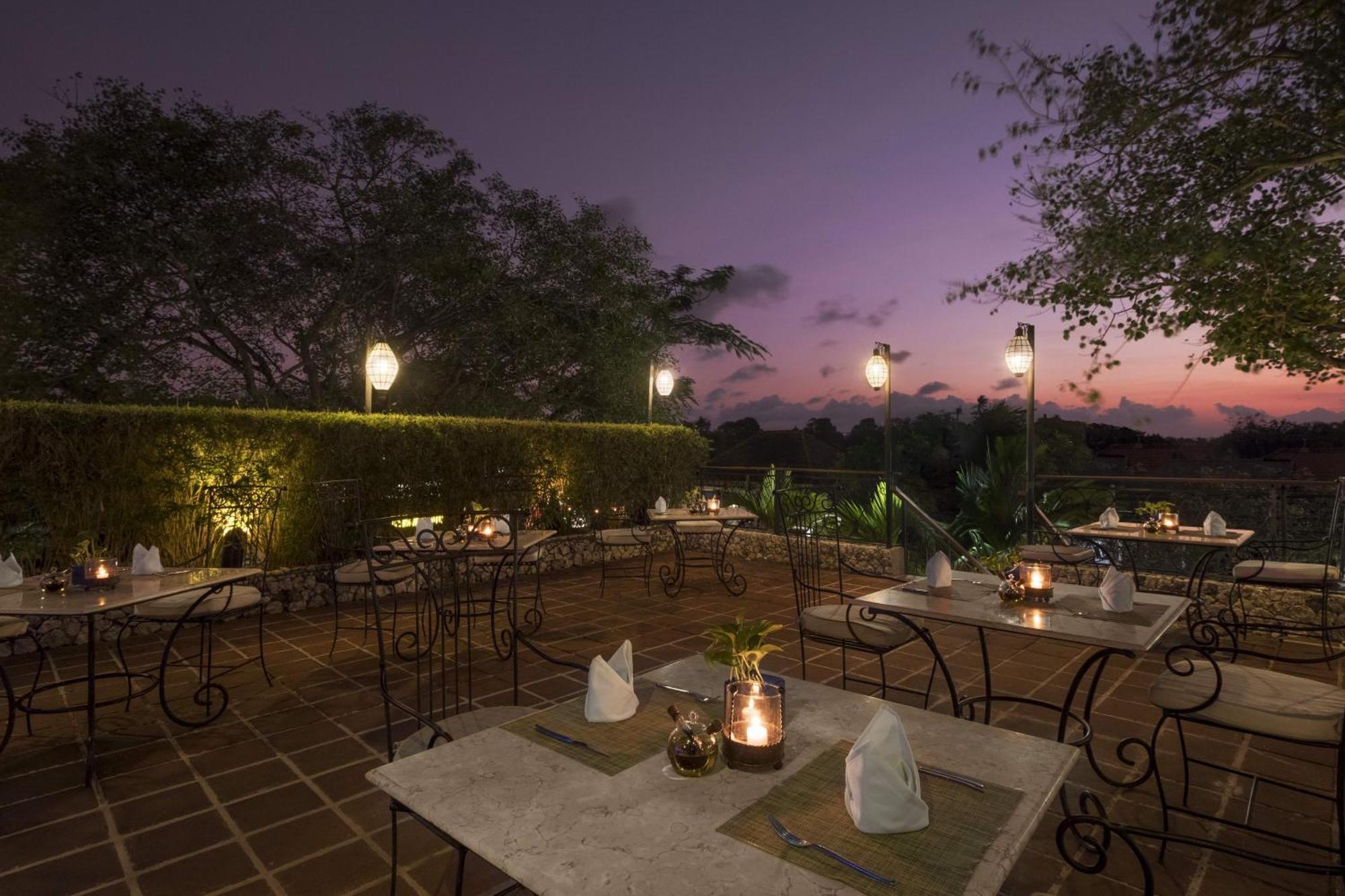 Hotel Nikko Bali Benoa Beach Нуса-Дуа Экстерьер фото The Oberoi Udaivilas Palace, Udaipur