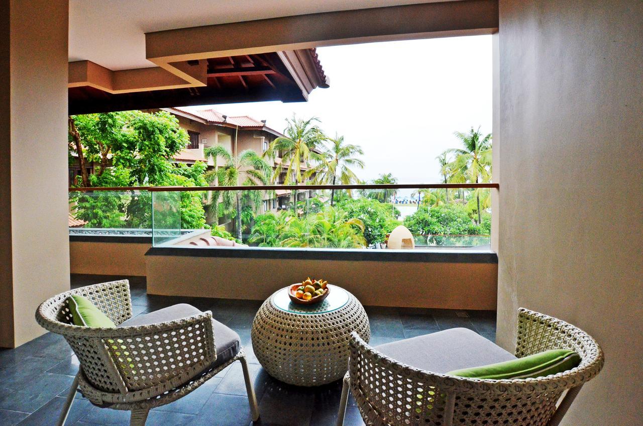 Hotel Nikko Bali Benoa Beach Нуса-Дуа Экстерьер фото A balcony at the hotel