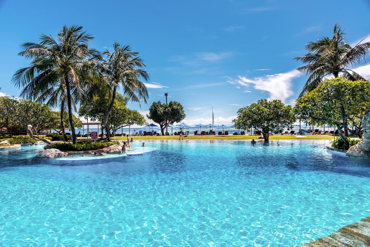 Hotel Nikko Bali Benoa Beach Нуса-Дуа Экстерьер фото The pool at the Shangri-La Hotel, Kuala Lumpur